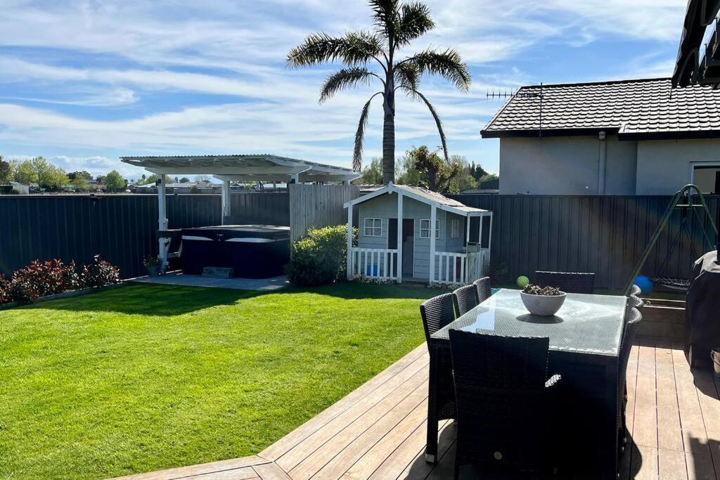 Villa Sunny Delight In Clive Exterior foto